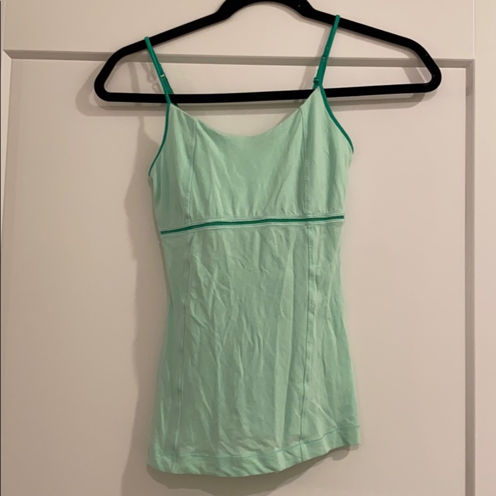 Lululemon tank!